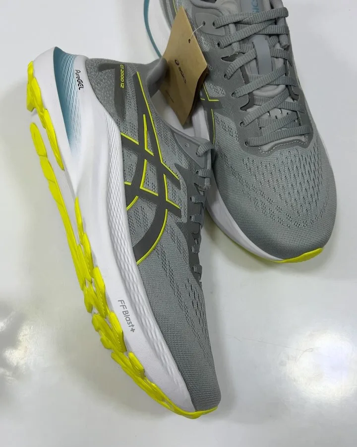 کتانی FF Blast اسیکس، رنگ خاکستری، سفید و زرد، جنس پارچه، کتانی رانینگ