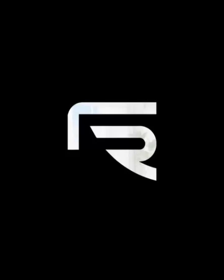 پیلاتس ریفورمر هوشمند FRAME، رنگ مشکی، جنس فلز، حرفه‌ای، با مانیتور