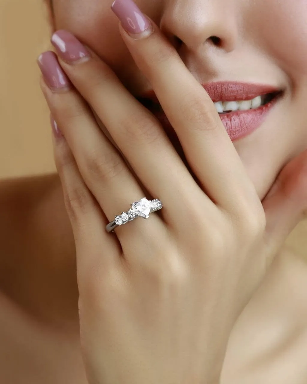 انگشتر نقره با نگین طرح قلب، رنگ نقره‌ای، نگین قلبی درشت