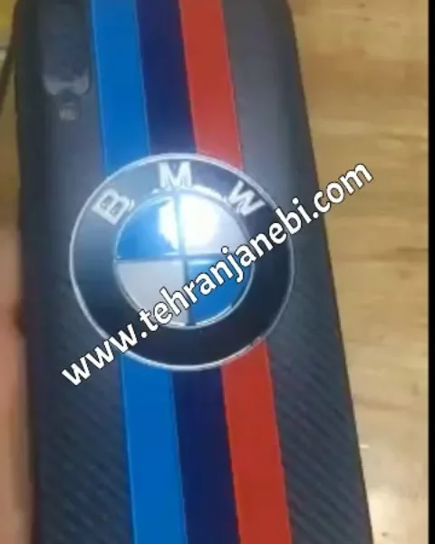 قاب طرحدار سه بعدی، رنگ مشکی، آبی و قرمز، جنس پلاستیک، قاب محافظ