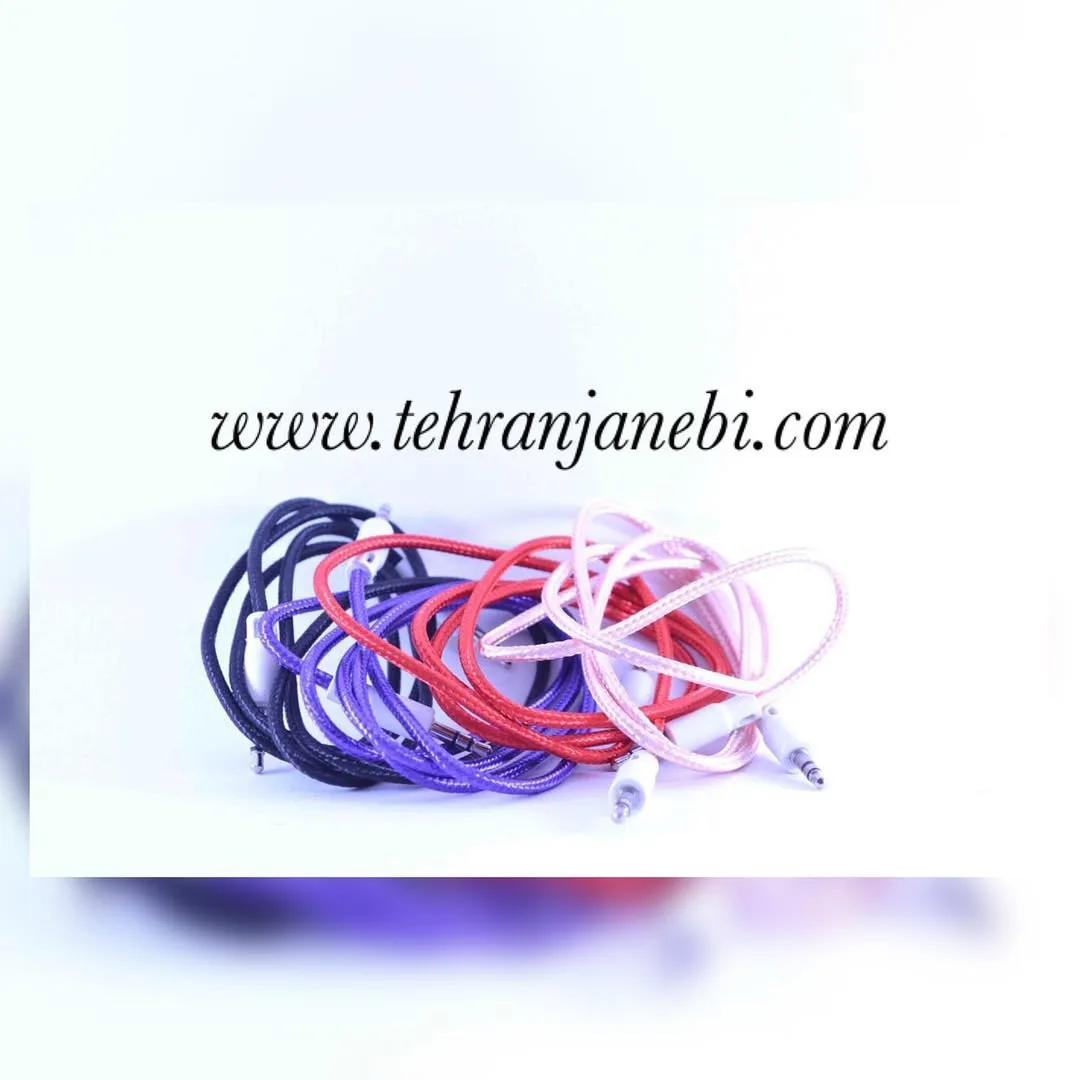 کابل AUX کنفی ۲ متری، رنگ مشکی، قرمز، بنفش و صورتی، جنس پلاستیک و بافتنی، طرح بافت‌دار، جک ۳.۵ میلی‌متری