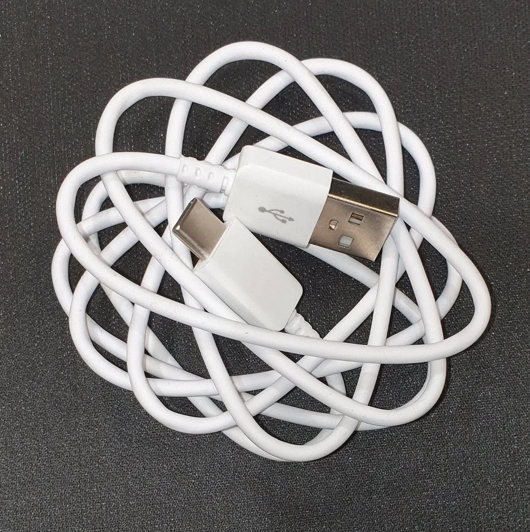 کابل شارژ S8 ریمکس، رنگ سفید، جنس پلاستیک، USB به Micro USB