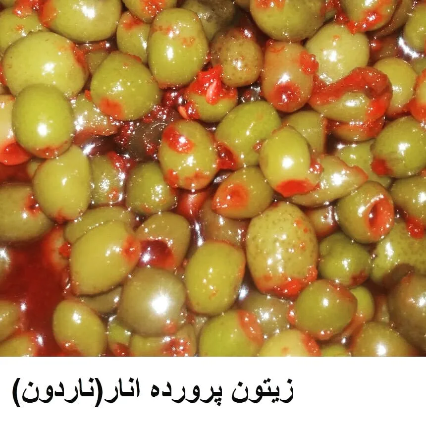 زیتون پرورده انار ناردون، رنگ سبز و قرمز