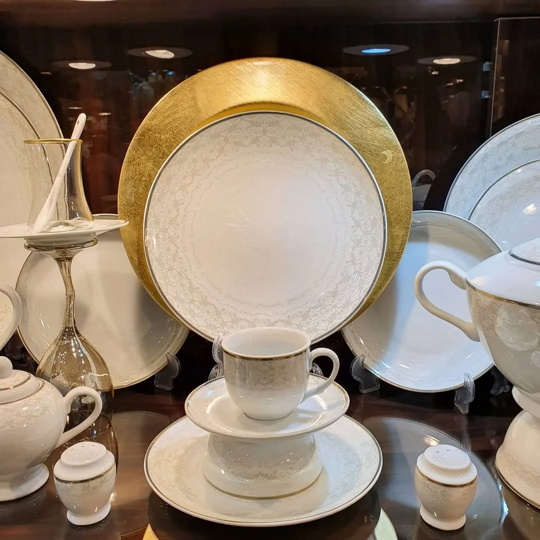سرویس ۱۸ نفره کافنبرگ با فنجان کمرباریک — عکس ۶