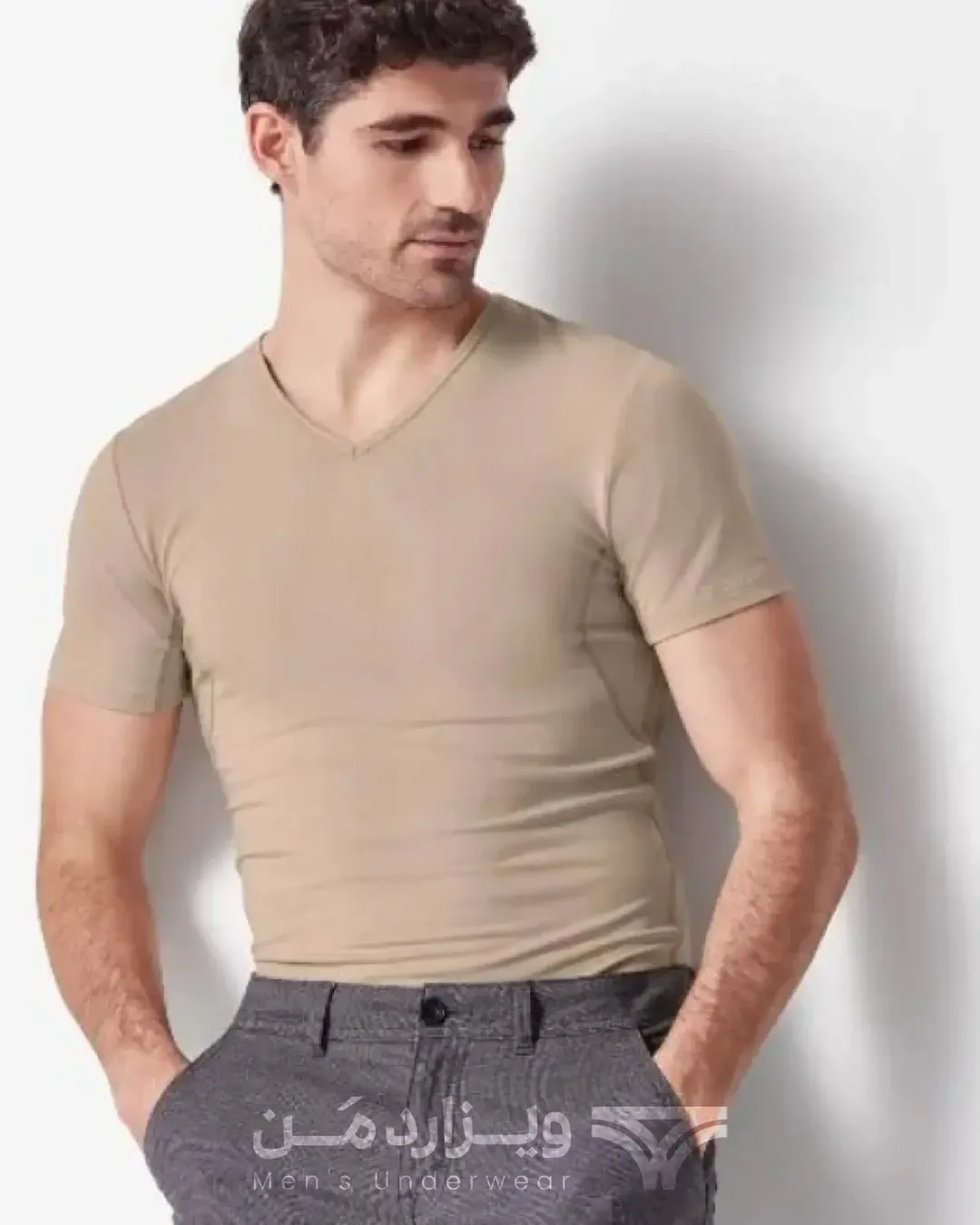 زیرپوش تیشرت مردانه یقه هفت جاذب رطوبت اسمارا من، رنگ بژ و خاکستری، کوتاه، یقه V، آستین‌کوتاه، جذب