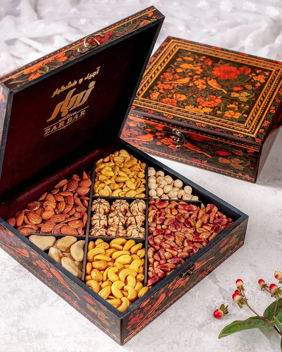 جعبه کادویی آجیل زربار