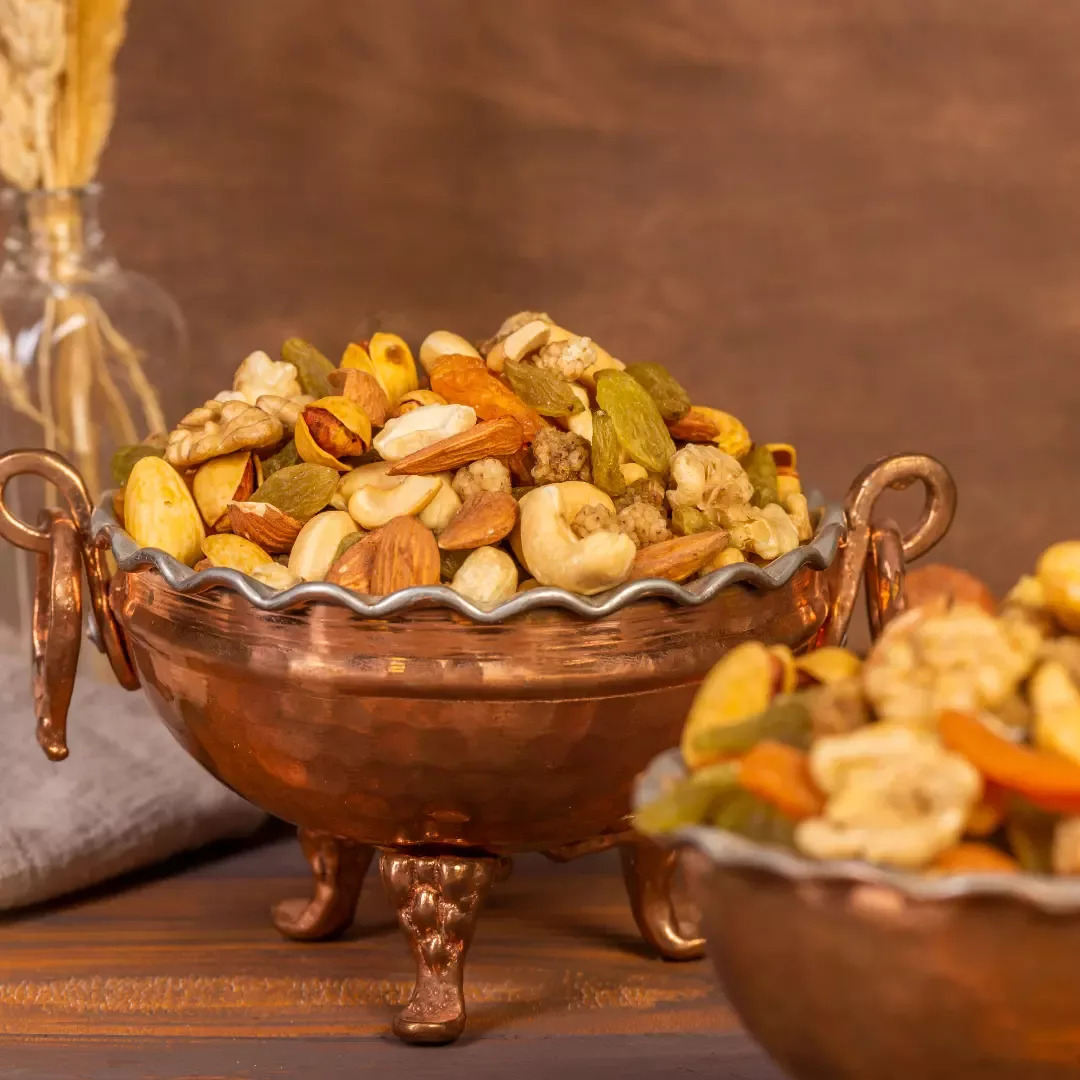 آجیل مخلوط، رنگ مسی و قهوه‌ای، جنس مس، پایه‌دار گود